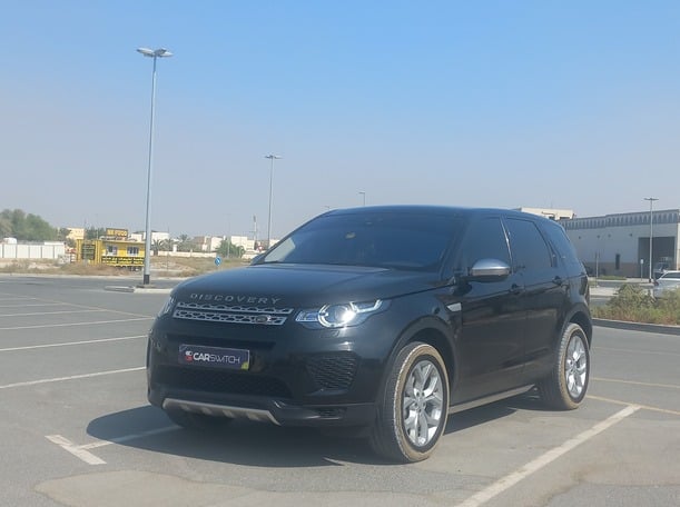 Used 2019 Land Rover Discovery Sport for sale in Dubai